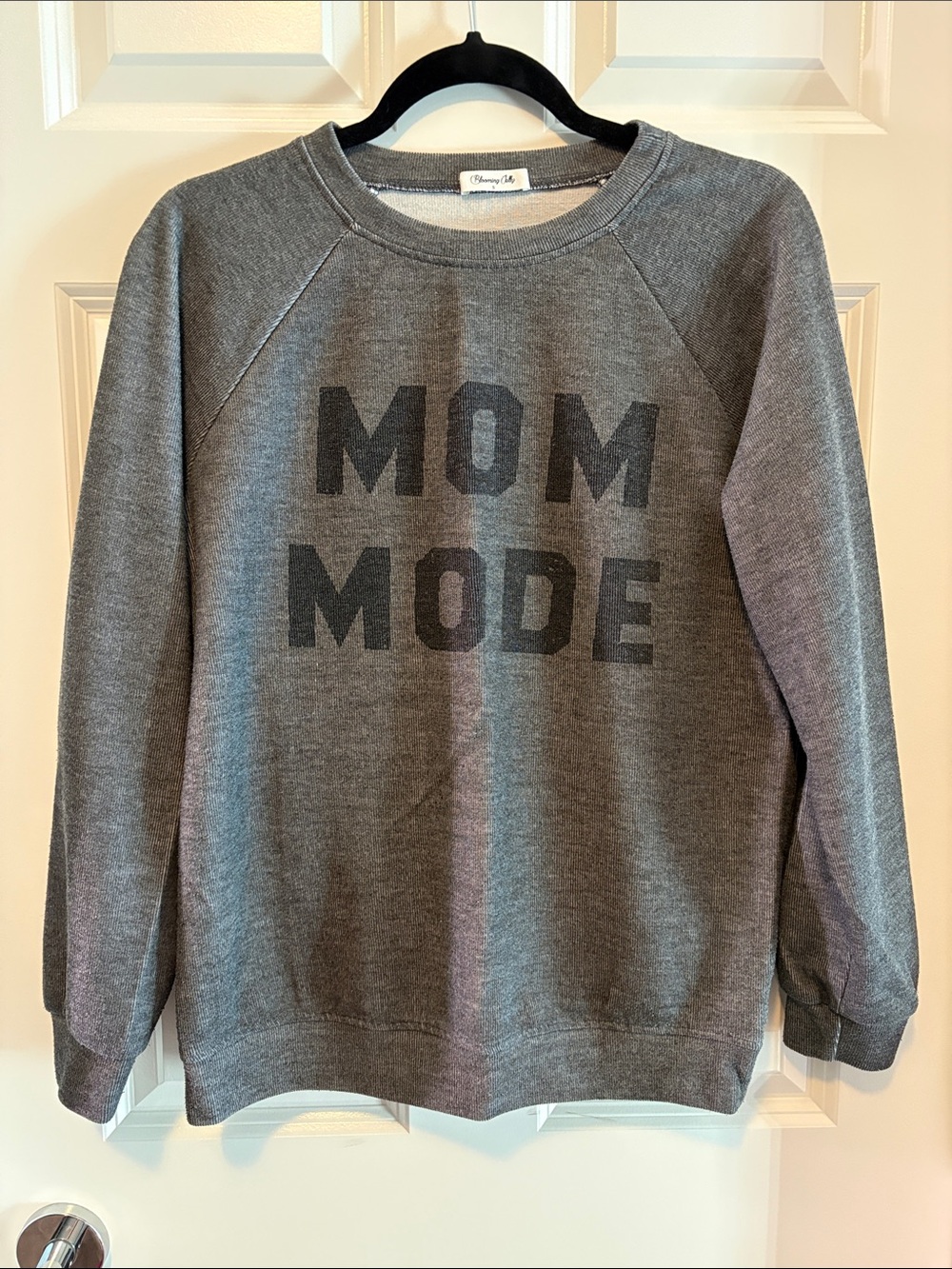 Gray 'Mom Mode' Crewneck Sweatshirt - Casual Comfort